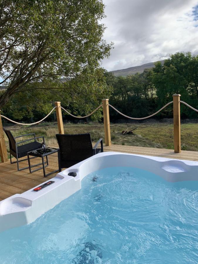 River Huts, Highland River Retreat With Hot Tub インヴァネス エクステリア 写真