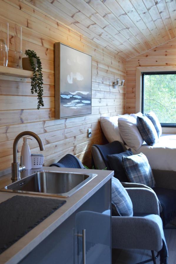 River Huts, Highland River Retreat With Hot Tub インヴァネス エクステリア 写真