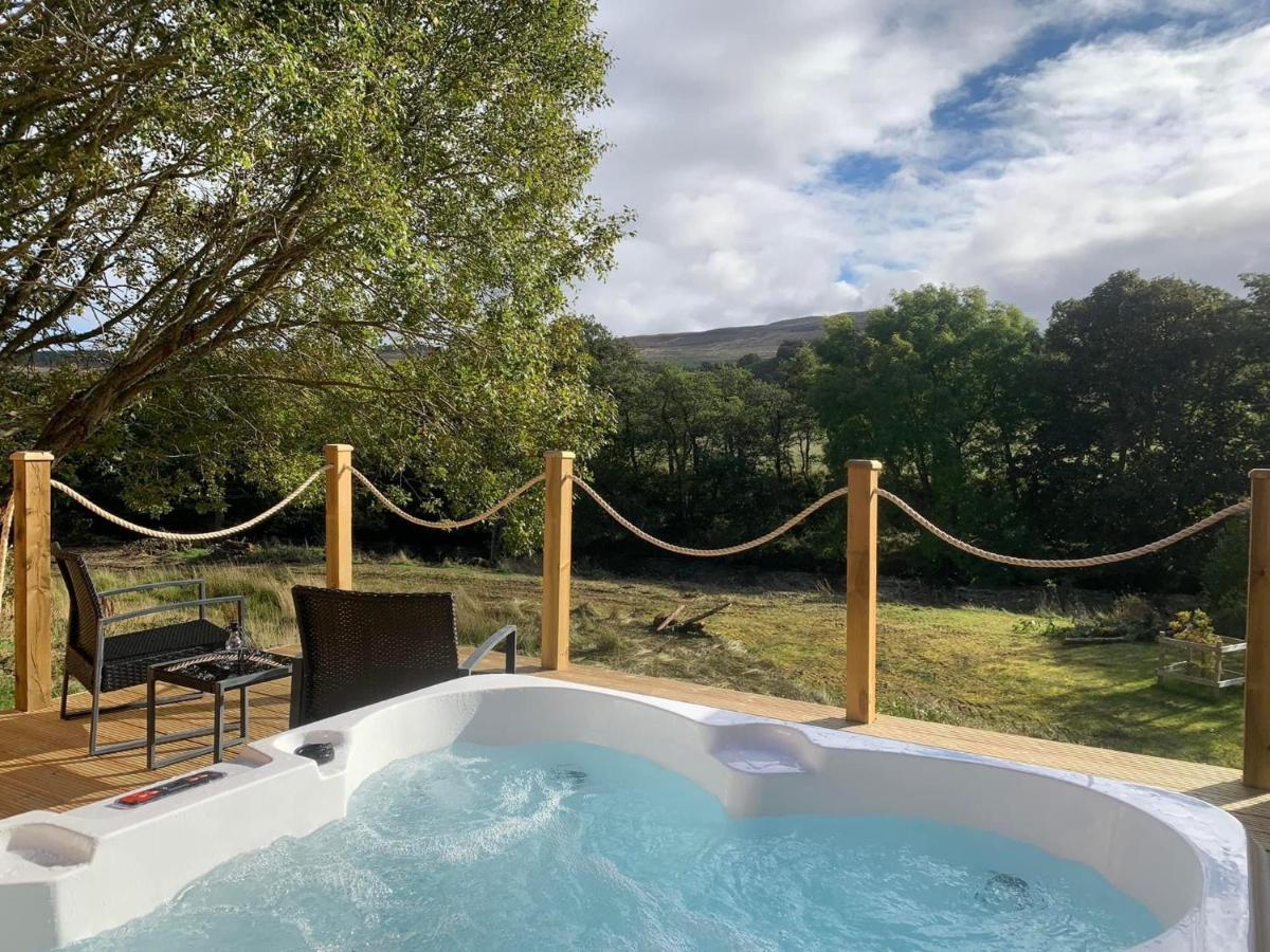 River Huts, Highland River Retreat With Hot Tub インヴァネス エクステリア 写真