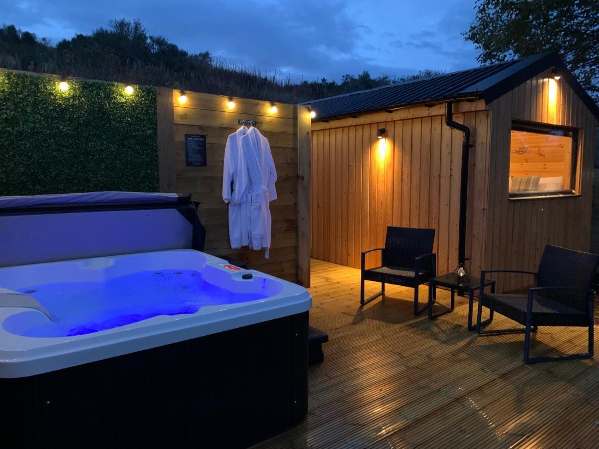 River Huts, Highland River Retreat With Hot Tub インヴァネス エクステリア 写真