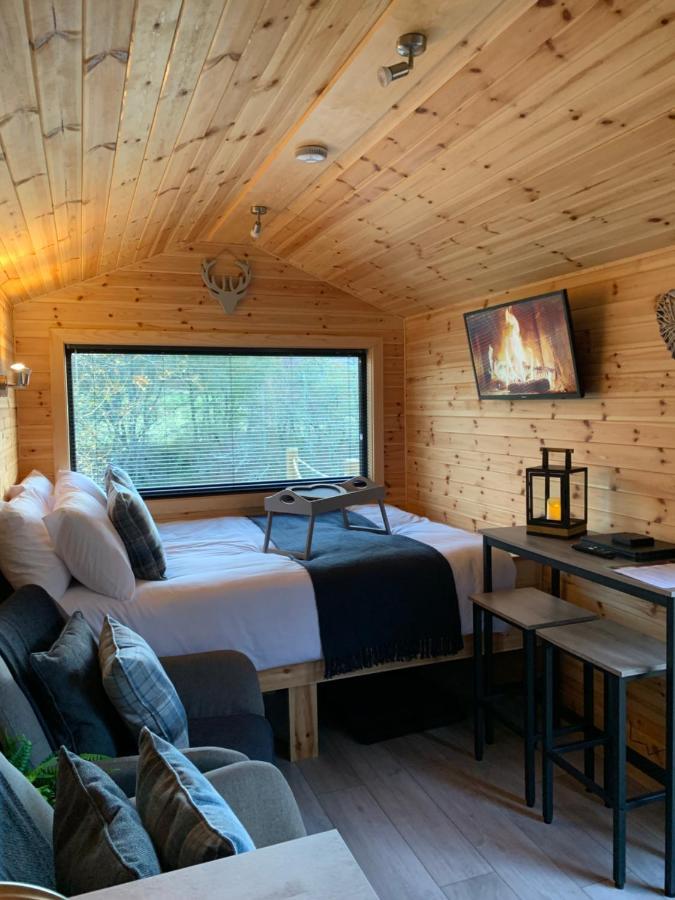 River Huts, Highland River Retreat With Hot Tub インヴァネス エクステリア 写真