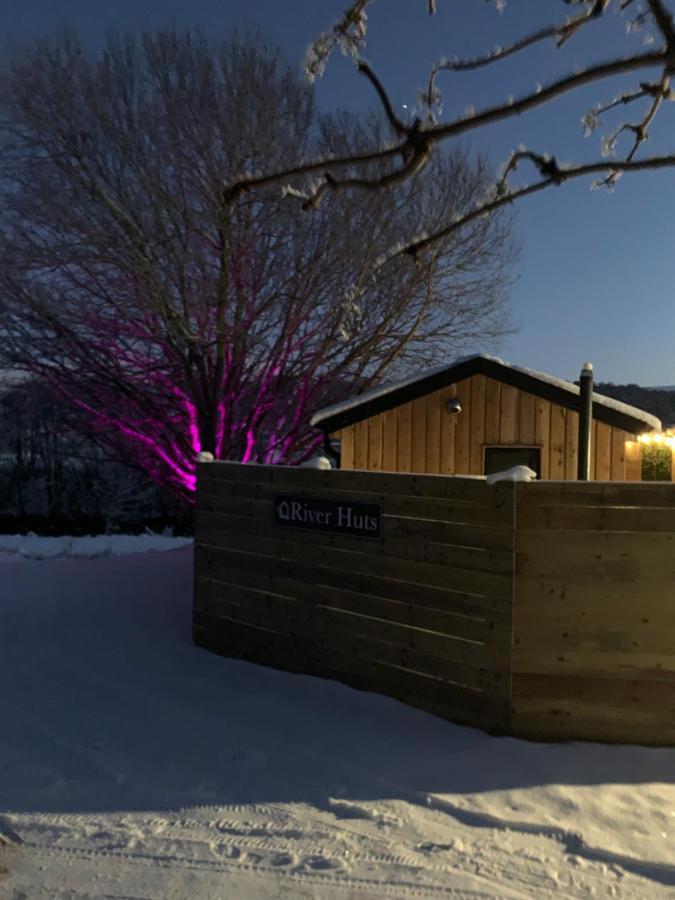 River Huts, Highland River Retreat With Hot Tub インヴァネス エクステリア 写真